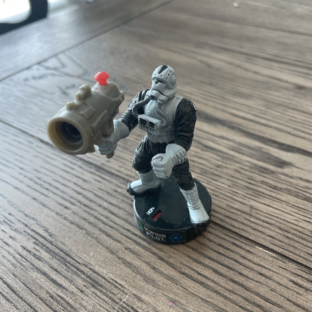 Star Wars 2005 LFL Hasbro Attacktix Battle Masters Game Pieces pilot trooper - Picture 2 of 11